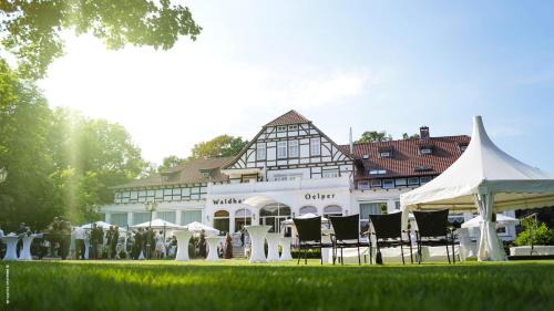 Neupetritor Hotel | Family-Friendly Waldhaus Oelper - Pet Welcome & Rated 8/10