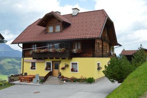 Gossenberg House | Waldherrhof: Family-Friendly Retreat with Outstanding Reviews