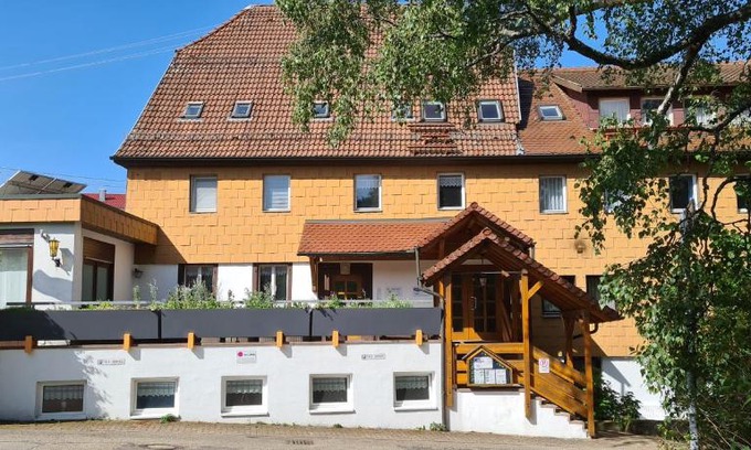 Dobel Apartment | Discover Waldhorn Dobel: Pet-Friendly Oceanfront Retreat