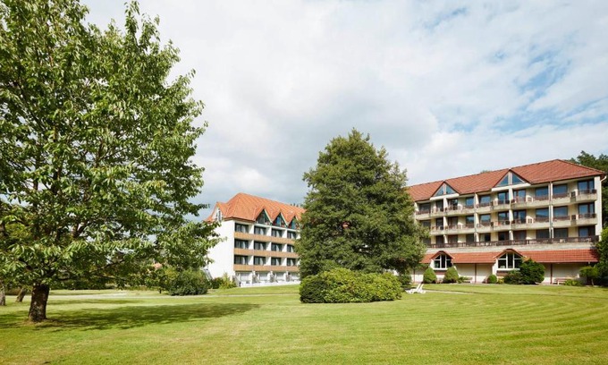 Holzhausen-Externsteine Hotel | Inviting Waldhotel Bärenstein: Relax by the Pool & Spa