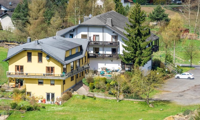 Kaltenborn Hotel | Waldhotel: Family-Friendly Retreat with Daily Breakfast