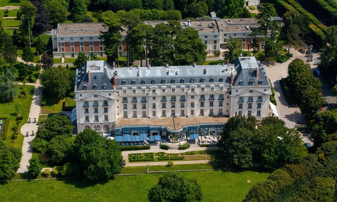Notre-Dame Resort | Elegant Escape at Waldorf Astoria Versailles - Trianon Palace