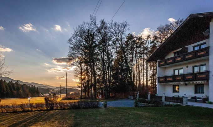 Augsdorf House | Eco-Friendly Waldpension Schiefling am See: 10/10 Experience
