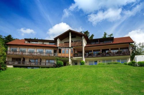 Juhohe Hotel | Family-Friendly Retreat at Waldschenke Fuhr - 8/10 Rating