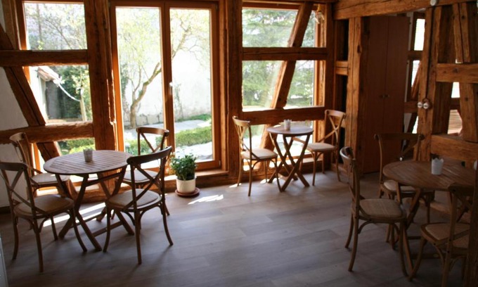 Immenstaad am Bodensee Hotel | Relaxing Waldvogel Ferienzimmer with Child-Friendly Amenities