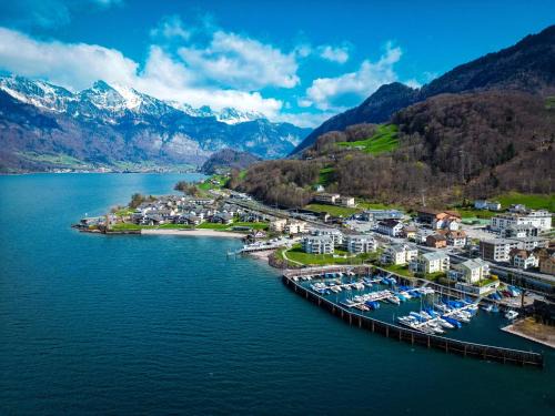 Unterterzen Apartment | Idyllic Walensee House & Apartments with Ocean Views