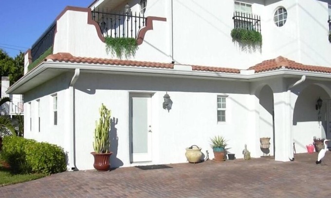 Sunset Beach Apartment | Experience Sunset Beach Bliss: Pet-Friendly Apt Steps from Caddy's