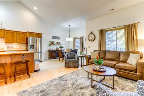 Coeur d'Alene Apartment | Trendy Coeur d'Alene Condo Steps from Downtown Excitement