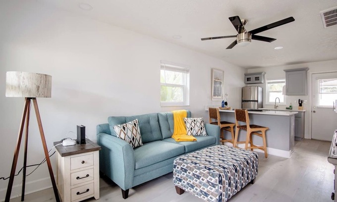 New Port Richey Apartment | Discover a 1-Bedroom Gem in Downtown – Walk Everywhere!