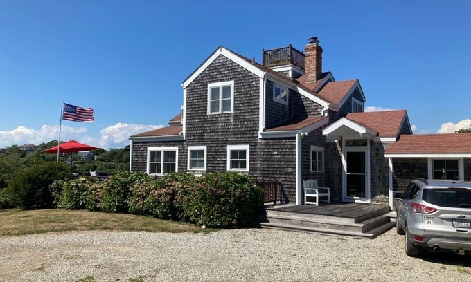 Block Island House | Explore Nature from a Family-Friendly Home Base