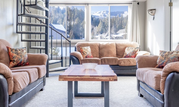 Breckenridge Condo | Ideal Stay: Central Breck Location with Pool & Spa Amenities