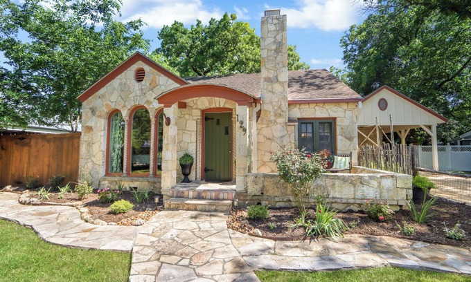 Boerne House | Steps to Historic Downtown Boerne with Family-Friendly Amenities