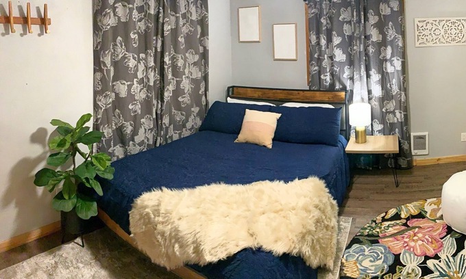 Evaro Apartment | Guest Rated 9.8: Mountain View Apartment with Hot Tub