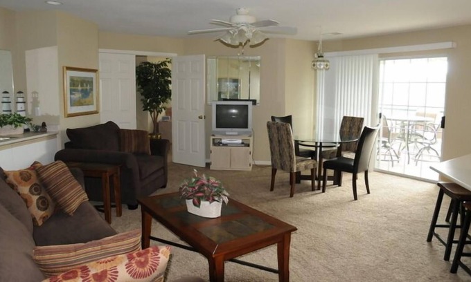 Kimberling City Condo | Walk-in Level Waterfront Condo on Beautiful Table Rock Lake