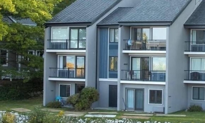 Maple City Condo | Cozy Walk-out Studio Condo at Homestead Resort Beach Escape