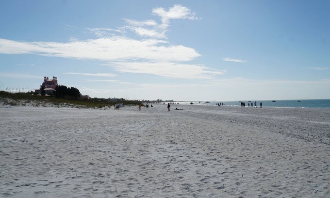 Belle Vista Resort | Relax at Your Beachfront Condo with Pool Access for 6