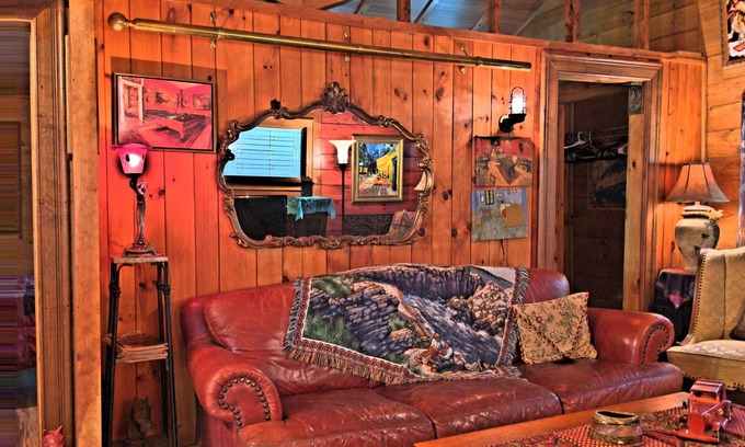 Malletts Bay Cottage | Dreamy Oceanfront Retreat with Breakfast & Family Amenities