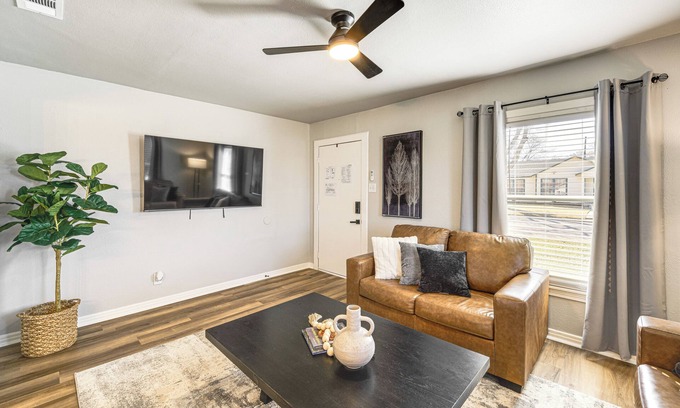 Central Arlington House | Walk to AT&T Stadium: Home w/Patio & BBQ