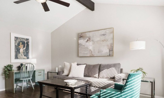 Zilker Apartment | Walk to Barton Springs | Guest Rated 10/10 & Pet Friendly