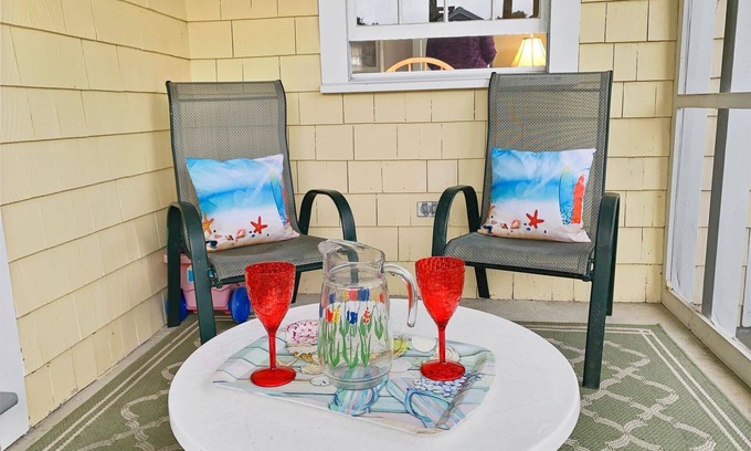 South Harwich Cottage | Beachside Retreat with AC, WiFi, and Screened Porch