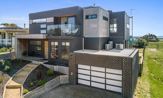 Venus Bay House | Pet-Friendly Getaway: Walk to Beach, Rated 9.6/10