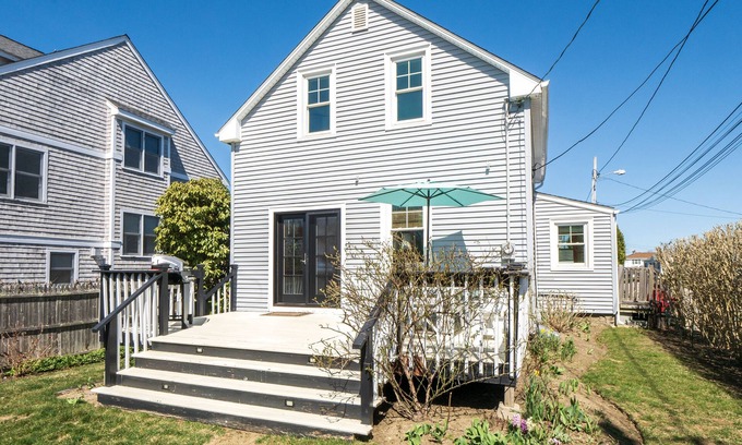 Newport East House | Pet-Friendly Haven Steps from the Beach and Cliff Walk