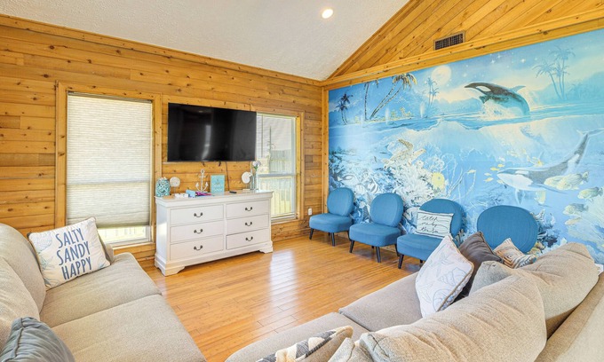 Port Bolivar House | Walk to Beach: Getaway on Bolivar Peninsula!