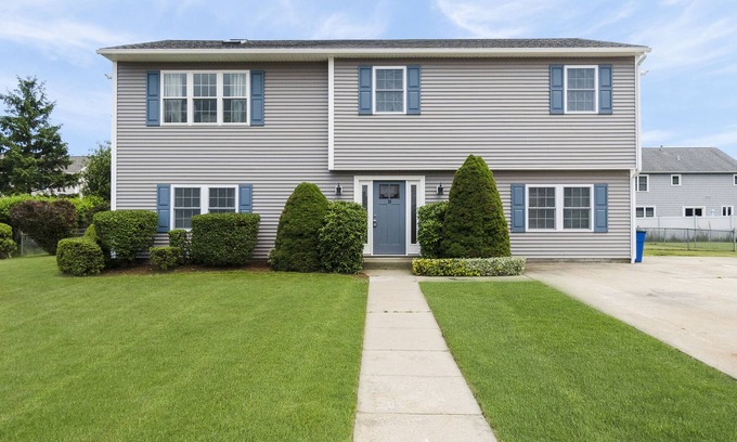Eastward Look House | Newly Renovated Beach House with Ocean Views and Spa