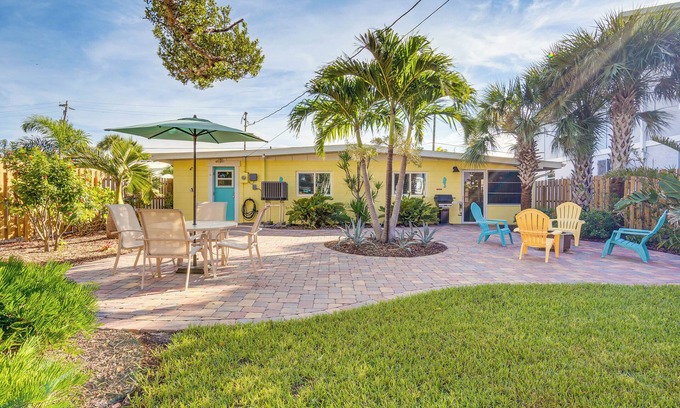 Englewood House | Beach Access Home in Manasota Key with Grill & Pet-Friendly
