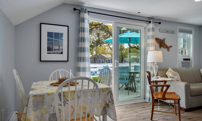 Hyannis Apartment | Cozy 2BR Cottage Near Beaches and Harbor in Captain Gosnold