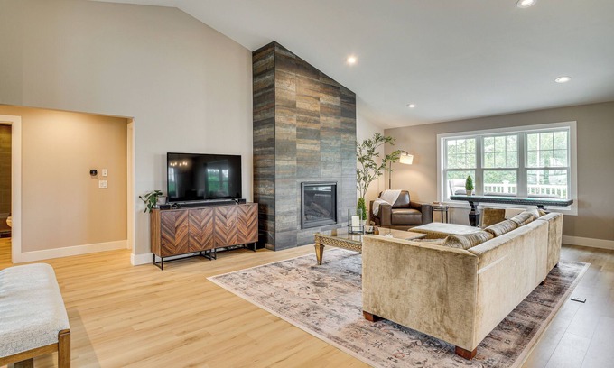 Elkhart Lake Cottage | Walk to Beaches + Restaurants: Elkhart Lake Escape