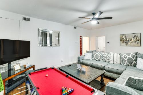 Oak Cliff Apartment | Walk to Bishop Arts District Home with Deck