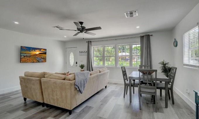 Bonita Springs House | Explore Downtown Bonita Springs from Our Pet-Friendly Haven