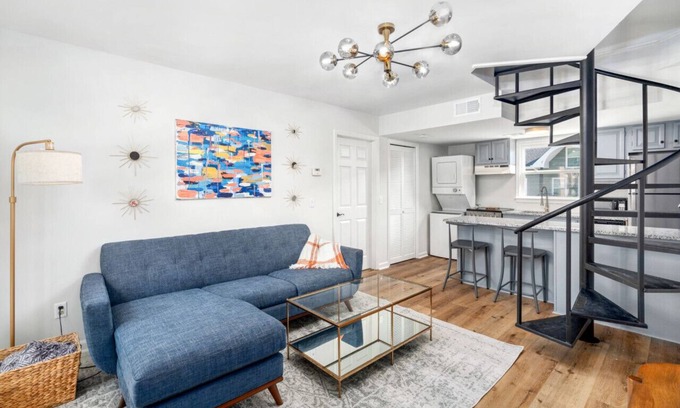 Auburn Apartment | Modern Retreat Steps from Downtown Auburn with Great Amenities