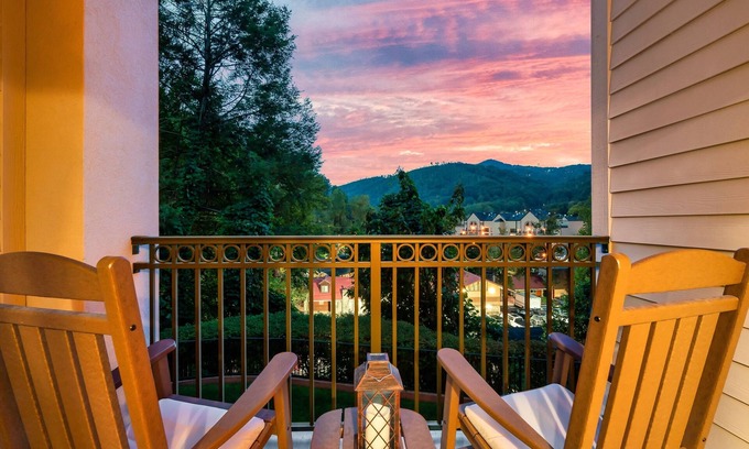 Gatlinburg Condo | Inviting Cabin Retreat Near Downtown Gatlinburg Convention Center