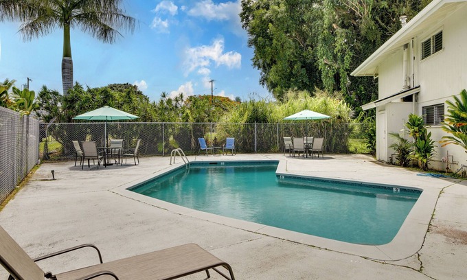 Hilo Condo | Charming Hilo Vacation Rental with Pool & Family Amenities