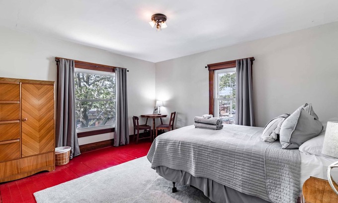 Kent House | Ideal 3 BR House Steps from Downtown Kent with Patio
