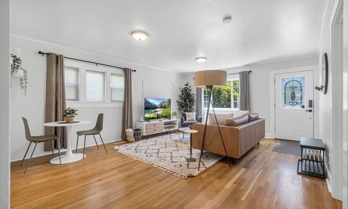 West Seattle House | Experience Downtown West Seattle: Oceanfront & Spa Retreat