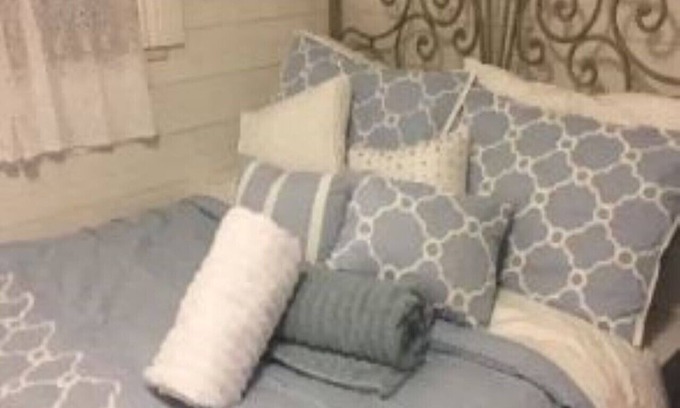 Downtown Niagara Falls Bed & Breakfast | Prime Location: Walk to Everything - Servant Room Escape