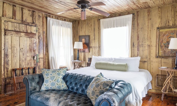 Round Top Cottage | Discover Fire Pit Relaxation and Shopping Bliss in Town