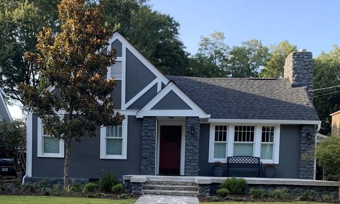 Athens House | Convenient Stay by Five Points Restaurants & UGA Stadium