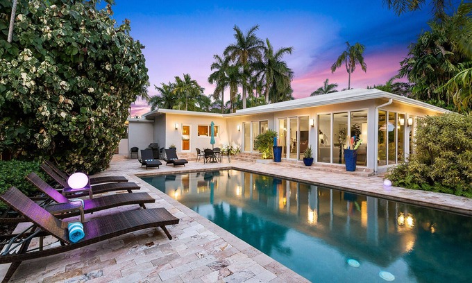 Nurmi Isles House | Walk to Fort Lauderdale Beach & Shops Near Las Olas Blvd!