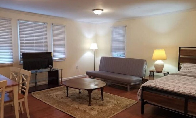 Framingham Apartment | Convenient Stay Near FSU with Private Entrance & Breakfast
