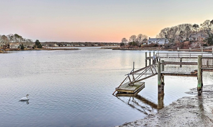 Teaticket House | Inviting East Falmouth House - Steps from Great Pond!