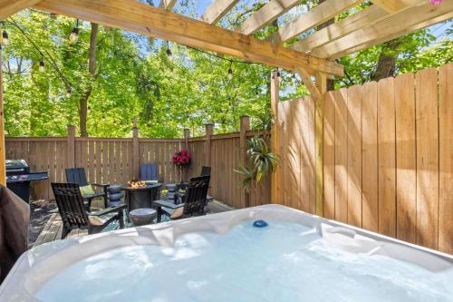 Ithaca House | Ideal Location Near Ithaca Commons & Cornell University
