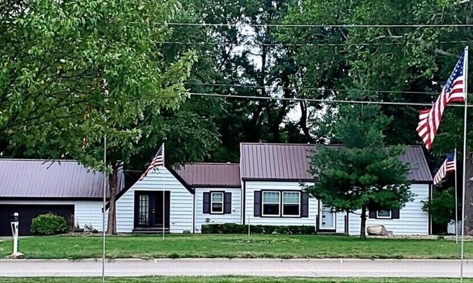 Knoxville House | Inviting Retreat near Racetrack with Family-Friendly Amenities
