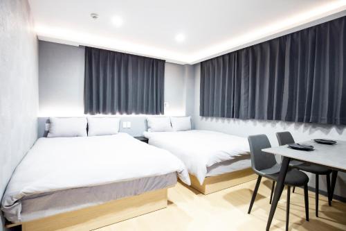 Komagata Apartment | Child-Friendly Hotel Steps from Kuramae Subway Stop