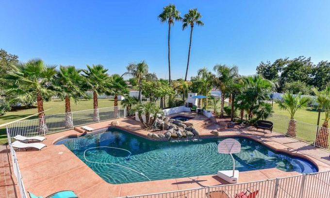 Larissa House | Idyllic Oasis Near Dodgers Spring Training & Westgate Fun