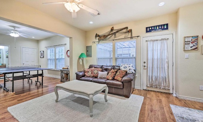 Afton House | Relaxing Afton Townhome with Hot Tub Near the Lake!