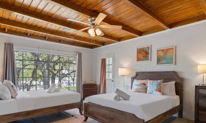 Volente Cabin | Walk to Lake Travis & FREE Waterpark! Glamping Bungalow, Patio w/Grill+Firepit